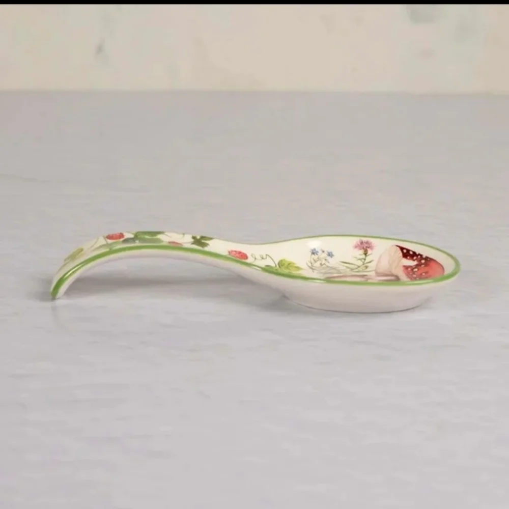 Mushroom Strawberry Stoneware Spoon Rest Cracker Barrel Country BNWT RETIRED!